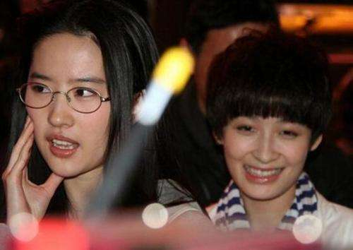 曾轶可怎么消失了? 她和刘亦菲之间发生了什么?