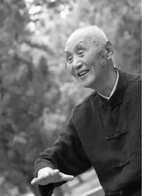 中国首家农民书画院创办者，24岁时被齐白石称赞，90多岁笔耕不辍