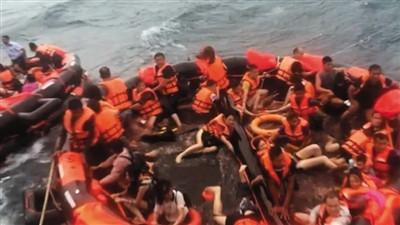 泰国普吉岛游船倾覆，当地警方：警告多次还是私自出海了！