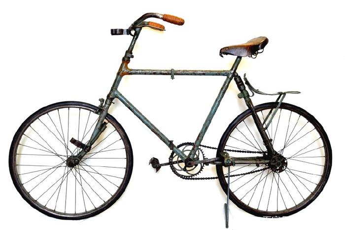 比安奇在第一次世界大战上使用的可折叠，全避震自行车