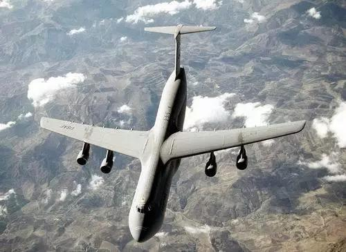 年过半百的C-5银河大型战略运输机，美军战略空运的“基石”！