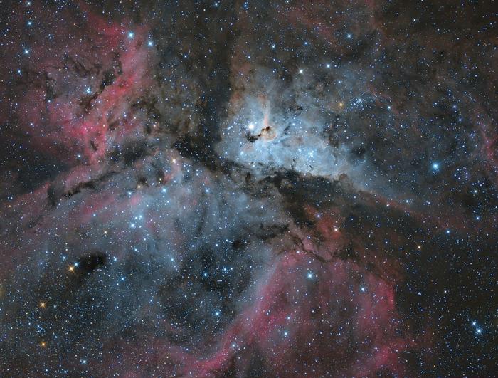 天文摄影NGC3372船底座银河系是已知最大最亮的恒星之一