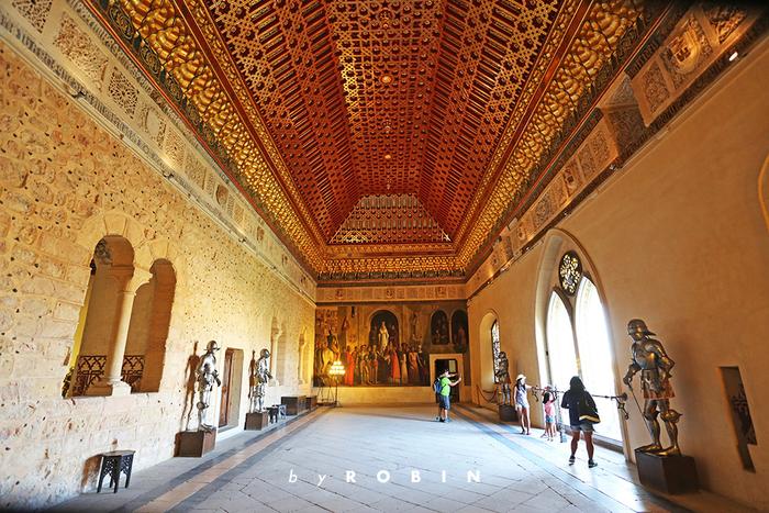 自驾<a href='http://travel.sina.com.cn/xibanya-lvyou/?from=b-keyword' >西班牙</a>北部—寻找睡美人城堡