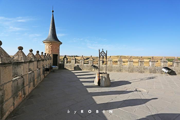 自驾<a href='http://travel.sina.com.cn/xibanya-lvyou/?from=b-keyword' >西班牙</a>北部—寻找睡美人城堡