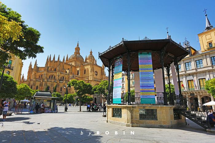 自驾<a href='http://travel.sina.com.cn/xibanya-lvyou/?from=b-keyword' >西班牙</a>北部—寻找睡美人城堡