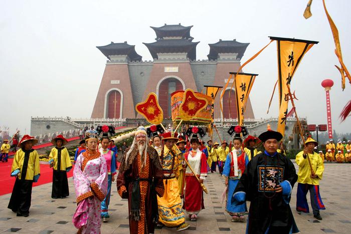 山西省临汾市有一座华门 是世界上最高门 堪称天下第一门!