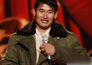 大衣哥又拽了，更换了新座驾，一看实车，网友：真是会装！