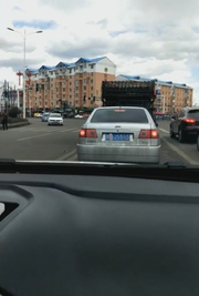 偶遇价值5万奇瑞旗云，车牌不带一个“8”，霸气却不输4个8！