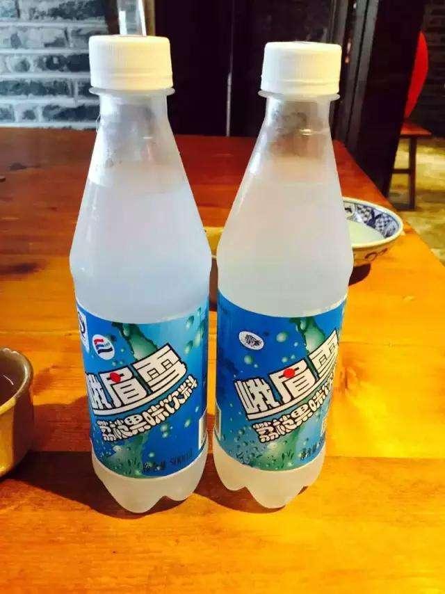 80后小时候喝过那个荔枝味汽水,到底是珍珍还是强力啊?!