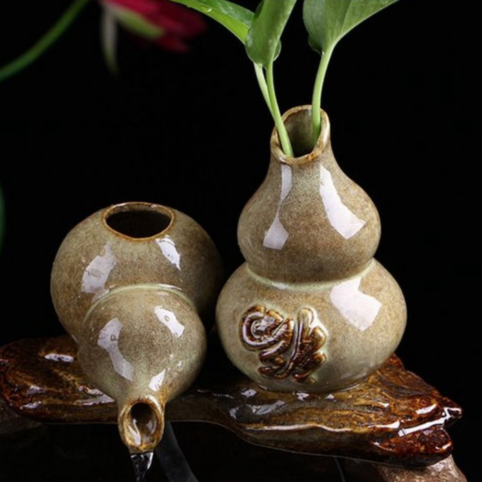 越来越多的有钱人家择创意流水摆件，寓意财源茂盛，来年大展宏图