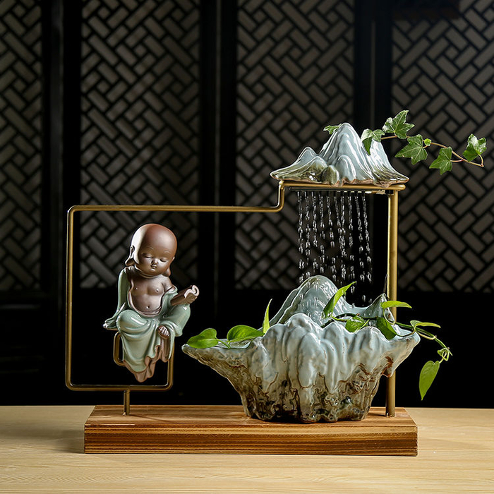 越来越多的有钱人家择创意流水摆件，寓意财源茂盛，来年大展宏图