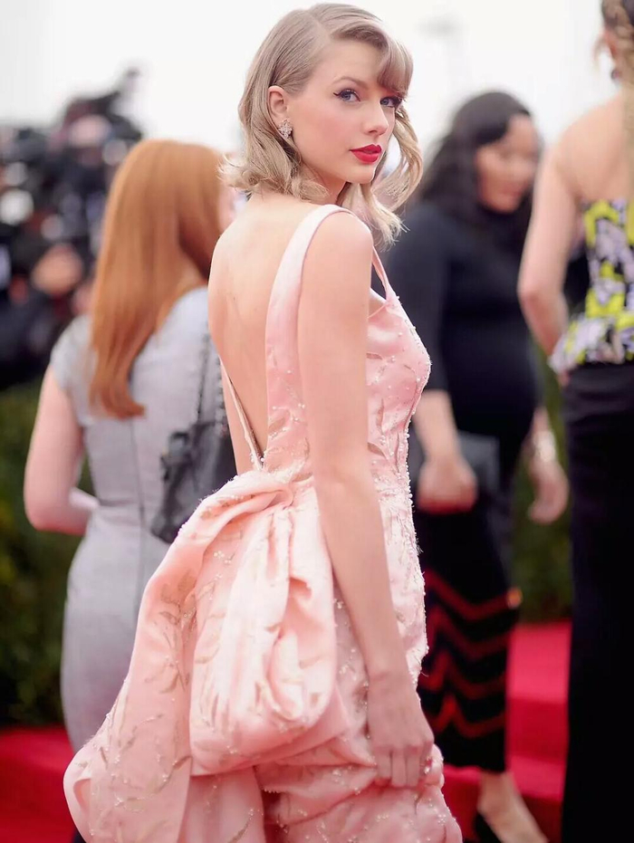 b榜排行_B榜年度最佳kpop歌曲_2020年播放量最高的K-POP神曲Top20(2)