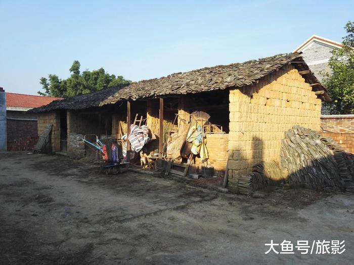 江西农村一角, 20年巨变, 从破土房到砖房的变化