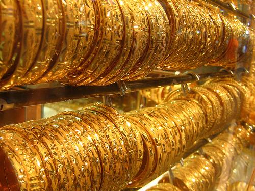 为什么说迪拜有钱,看看迪拜黄金市场就知道了,不仅纯还便宜!