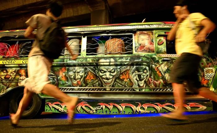 彩绘吉普尼：菲律宾人独特的公交文化，小小空间硬塞十几个人
