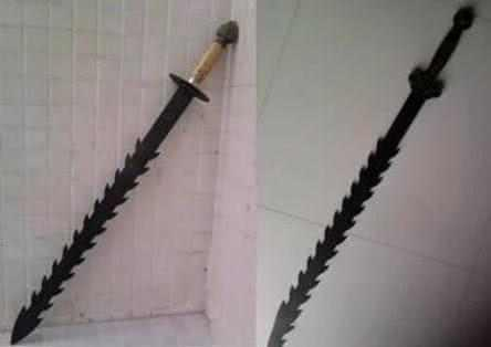 很有特色的冷兵器，人头刀很霸气，锯齿剑威力大|握把|刀刃|砍杀|蛇形