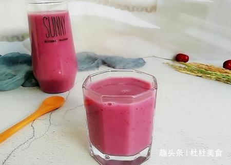 1个紫薯6个红枣,简单搅一搅拌一拌,补气养血,营养美味!