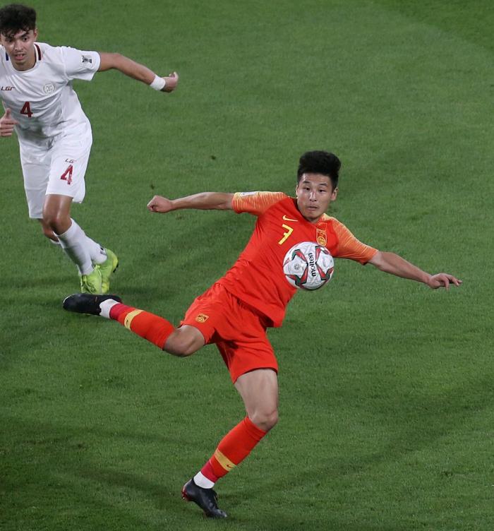 感谢吉尔吉斯斯坦！一场0-1让国足形势大好 打平韩国就是小组第一