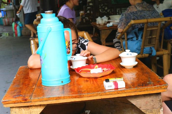 成都人民公园，见识一下上千人喝茶的盛况