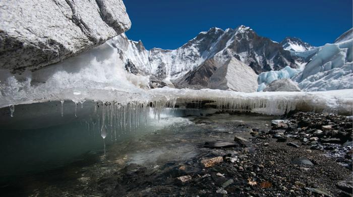 地球为何会进入冰河时代，地球自身发生了什么不同寻常的变化？