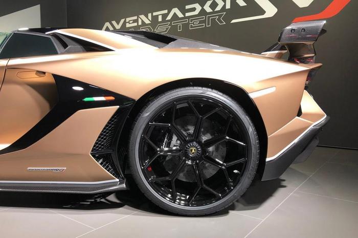 兰博基尼Aventador SVJ高清实拍 百公里加速2.8秒