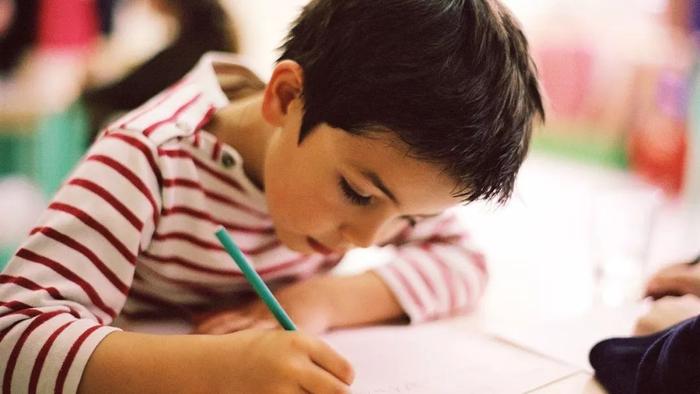 几岁开始写字最好？怎样培养孩子写字姿势和习惯？影响孩子一生