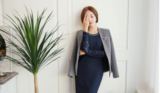 林静敏 服装模特林静敏连衣裙搭配小西服，穿出女神魅力