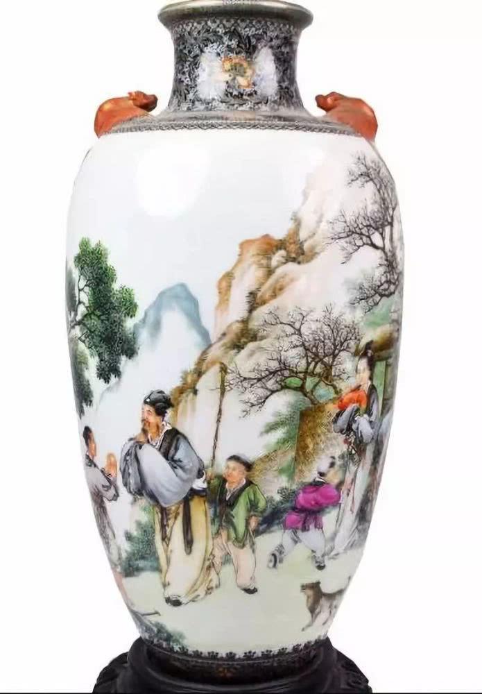 中国清末民初花瓶成外国人传家宝估价2.5万竟卖出250万