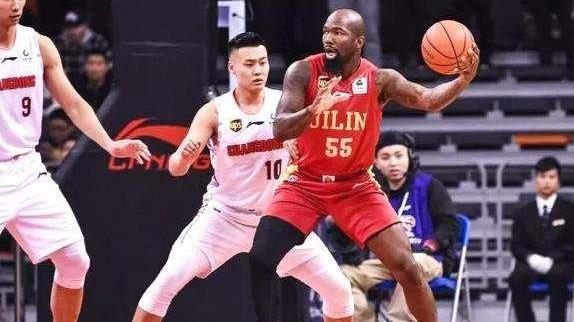 新疆男篮能打得过本赛季的广东男篮吗？