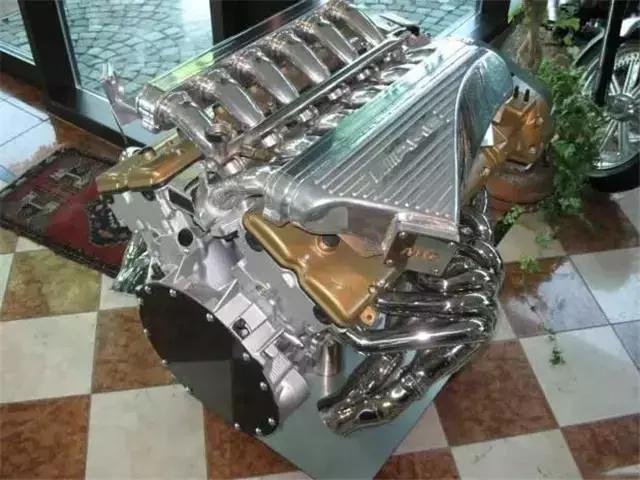 最经典的V12引擎，神一样的存在！是多少男人一生的追求？