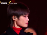 视频：山东春晚李宇春《流行》造型超A