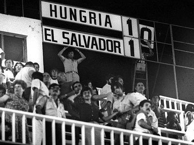 🗓历史上的今天 1982年西班牙世界杯小组赛……