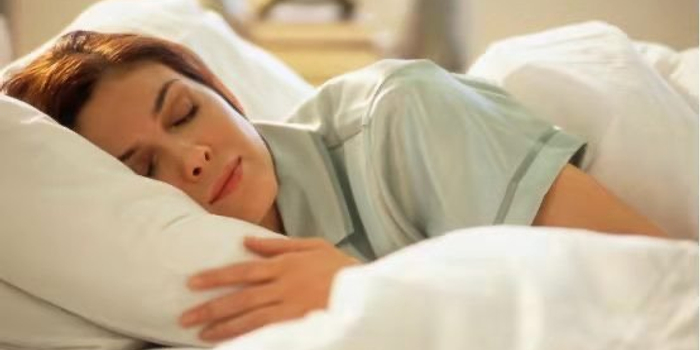 晚上几点睡觉正常呢 w700h350z1l10t101d6.jpg