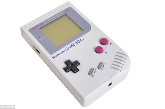 对日本制造商来说,1989年的任天堂游戏小子非常流行 对日本制造商来说,1989年的任天堂游戏小子非常流行
