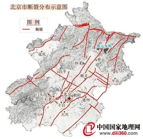 北京地区分布着多条断裂带。清晰了解断裂带的分布情况,对降低地震风险,指导城市规划、建筑设计等都具有重大意义。北京奥运会主场馆的建设成功地规避了断裂带,安全性得到了保证。图片来源:《中国国家地理》2008年第6期 地震专辑 北京地区分布着多条断裂带。清晰了解断裂带的分布情况,对降低地震风险,指导城市规划、建筑设计等都具有重大意义。北京奥运会主场馆的建设成功地规避了断裂带,安全性得到了保证。图片来源:《中国国家地理》2008年第6期 地震专辑