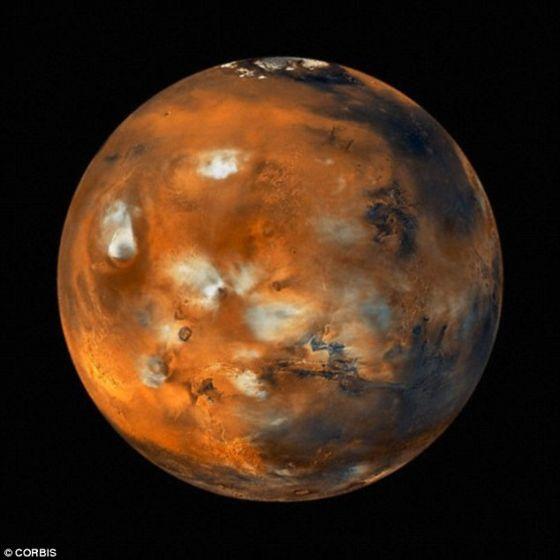 澳大利亚国立大学的鲍勃-布尔纳博士表示:“表面上看,火星上的斯蒂文石更有可能源自于地质过程,例如火山活动。但根据我们的研究发现,斯蒂文石也可以由生物形成。这一研究发现将促使我们重新审视这些火星沉积物以及它们与火星生命之间可能的联系。” 澳大利亚国立大学的鲍勃-布尔纳博士表示:“表面上看,火星上的斯蒂文石更有可能源自于地质过程,例如火山活动。但根据我们的研究发现,斯蒂文石也可以由生物形成。这一研究发现将促使我们重新审视这些火星沉积物以及它们与火星生命之间可能的联系。”