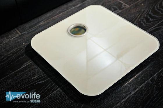 Fitbit Aria智能乐活体重秤是这样鞭策减肥的 Fitbit Aria智能乐活体重秤是这样鞭策减肥的