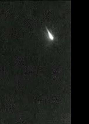 流星的出现让Twitter等社交网站访问量激增,网民纷纷上传照片和视频 流星的出现让Twitter等社交网站访问量激增,网民纷纷上传照片和视频