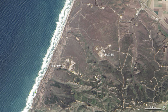 美国国家航空航天局地球观测站(NASA's Earth Observatory)今日公布了一组卫星照片,展示了美国加州范登堡空军基地(Vandenberg Air Force Base)航天发射场的景象。