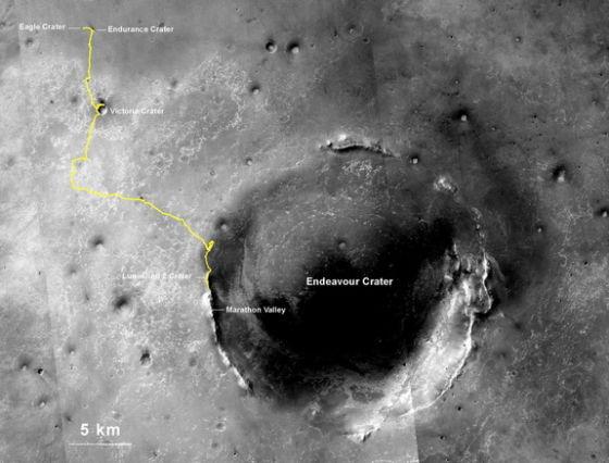 美国宇航局的机遇号火星车于2004年1月着陆火星。截止2014年7月27日,其行驶距离已经超过40公里。图中黄色线条就表示机遇号从其着陆地点出发后的行驶路径 美国宇航局的机遇号火星车于2004年1月着陆火星。截止2014年7月27日,其行驶距离已经超过40公里。图中黄色线条就表示机遇号从其着陆地点出发后的行驶路径