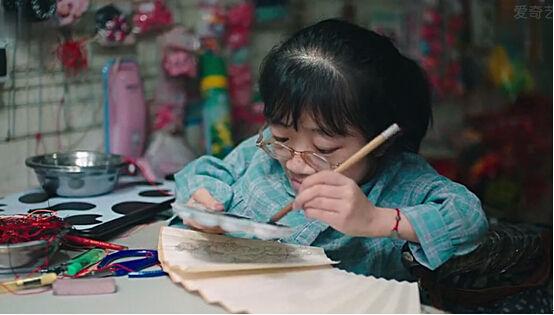 图注:画的作者是来自四川的画家丁红玉,而她也是出现在阿里巴巴路演宣传片中的主人翁之一 图注:画的作者是来自四川的画家丁红玉,而她也是出现在阿里巴巴路演宣传片中的主人翁之一