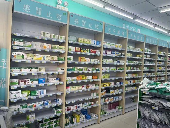 直击感冒药销售现状：多家药店称两三天到货，感冒药公司发声扩产能