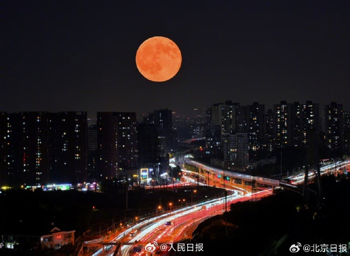 十六的月亮圆了 360度无死角的大圆月亮