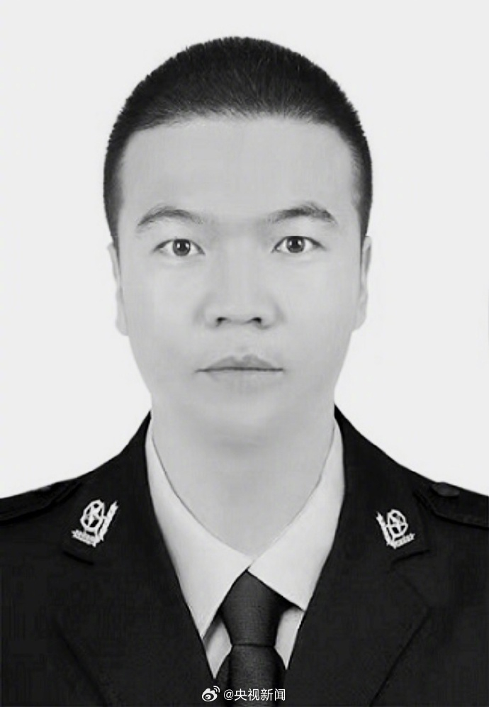34岁民警抢救群众时牺牲