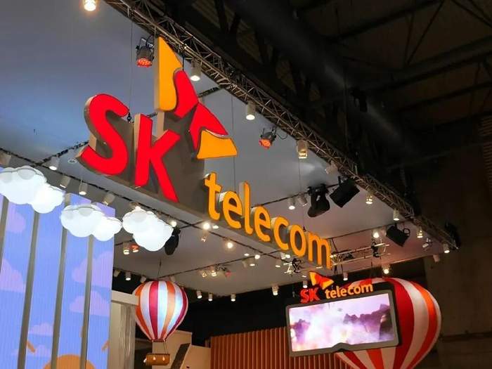 T1击败KT夺冠,Faker用第六冠给LPL资本上了一课