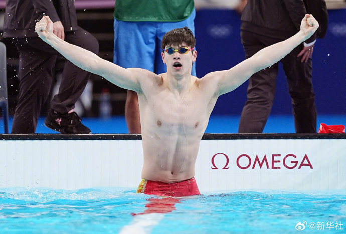 从借来的国旗到冬奥东道主中国体育国际地位跃升背后经历了怎样的尊严重塑？(图1)