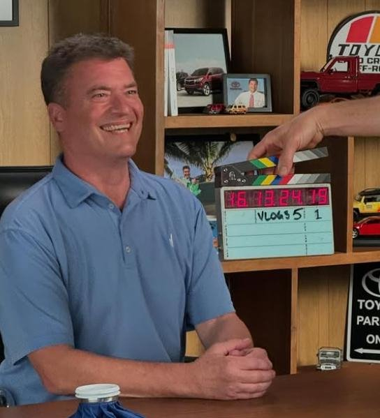 美国喜剧演员帕特·芬恩因癌症病逝 曾出演《老友记》《中产家庭》等