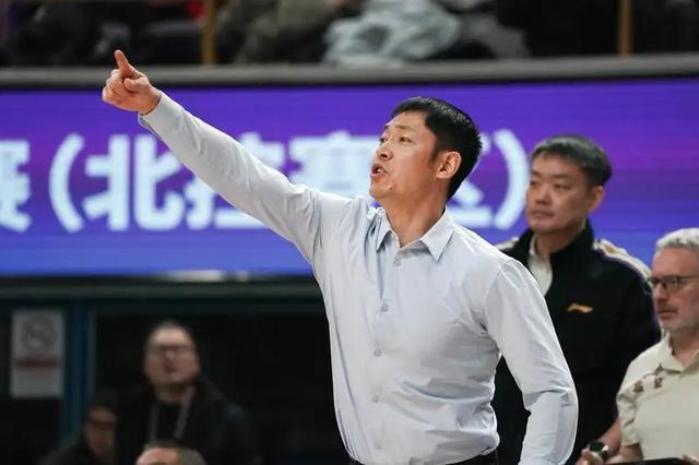 北控男篮客场爆发赢得2025收官战
