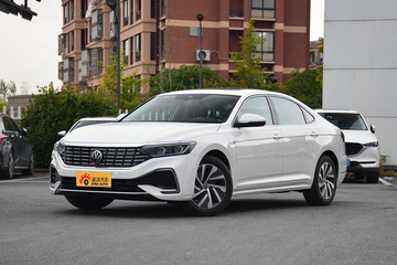 确认过眼神，遇上对的车，大众帕萨特混动全国17.92万起