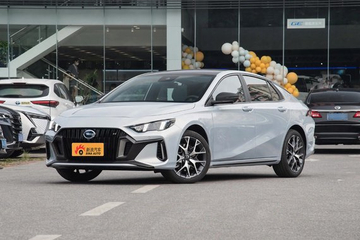 明明可以靠颜值却非要靠价格实力，广汽传祺影豹全国9.18万起